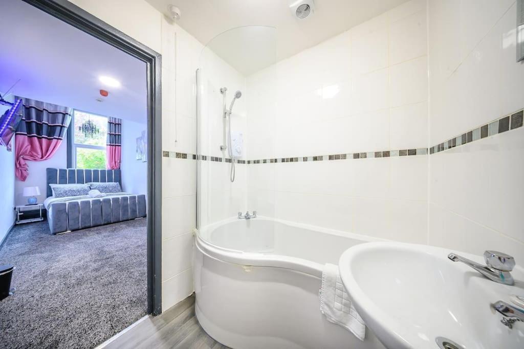 -F5Gh- For Relaxed & Cosy Stay, Free Parking, Wifi Лідс Екстер'єр фото